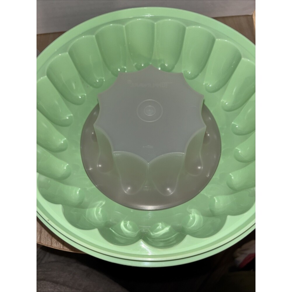 Vintage Tupperware 3piece Jello Mold ,9”, Mint Green - Picture 3 of 4